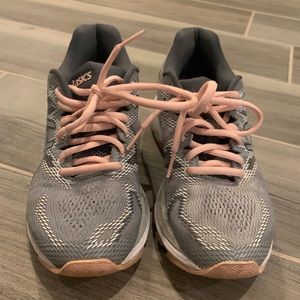 Women’s ASICS Gel Nimbus 20 size 6